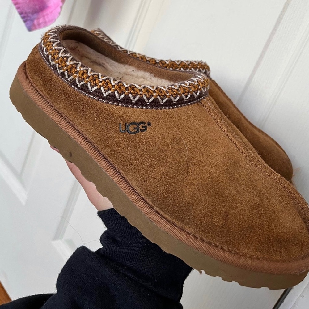 Women’s Ugg Tasman Slippers- Size 8